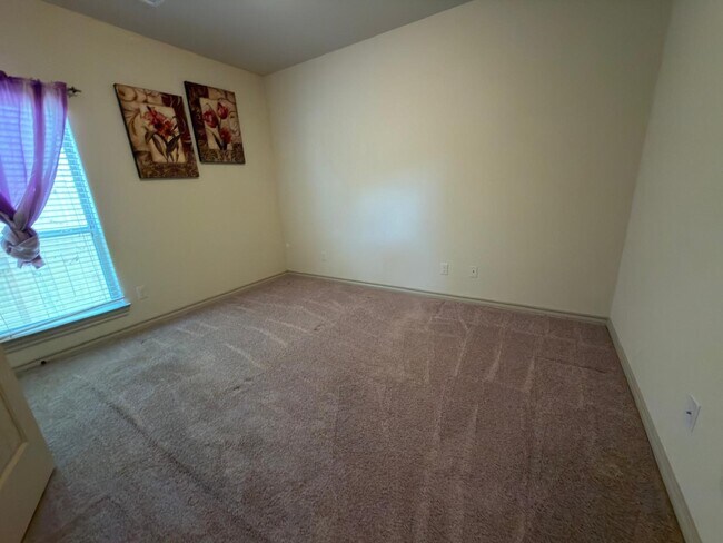 Building Photo - 3419 Selene Dr