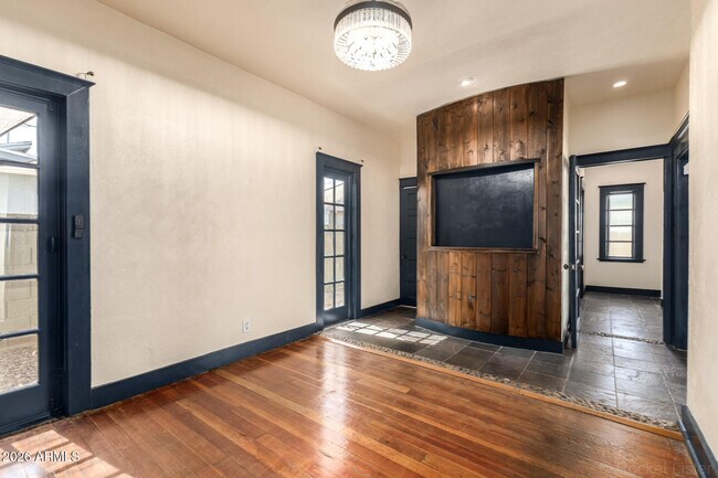 Building Photo - 2034 N Mitchell St