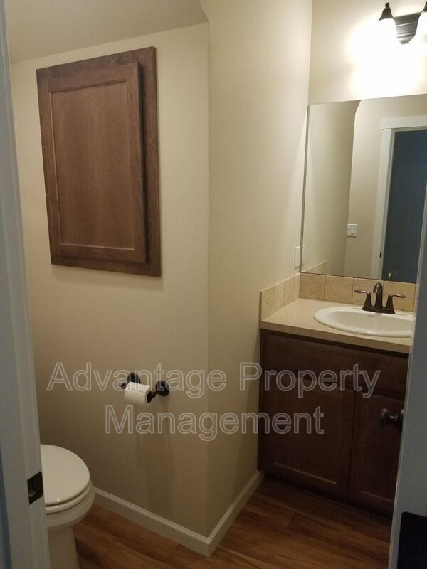 Building Photo - 5836 NE Chandra Ct