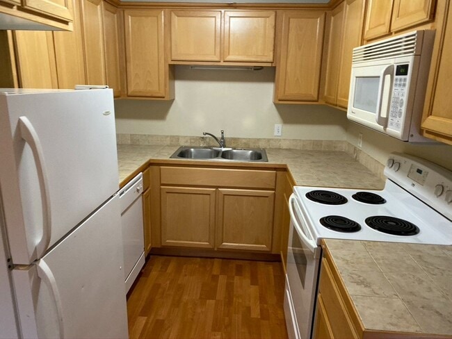 Building Photo - One bed one bath apartment near downtown