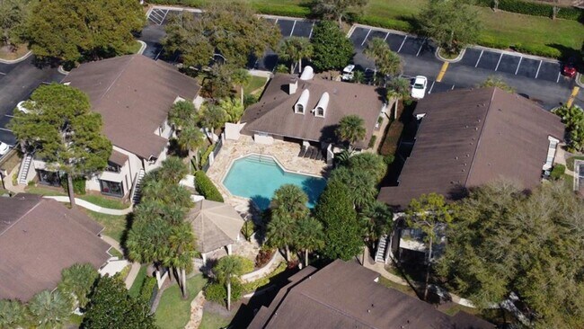 Building Photo - Beautiful Winter Park 2/2 Condo on the fir...