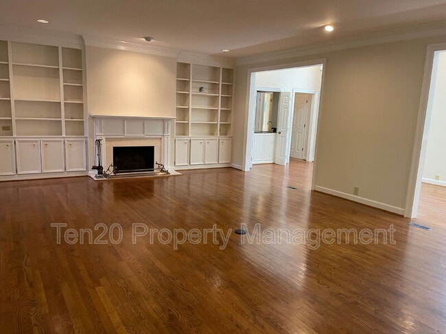 Building Photo - 1544 Glencoe Dr