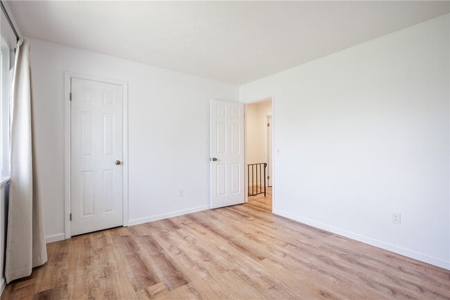 Building Photo - 678 Eastbrooke Ln
