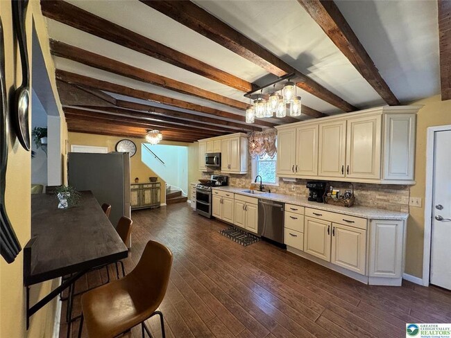 Building Photo - 312 Lehigh Dr