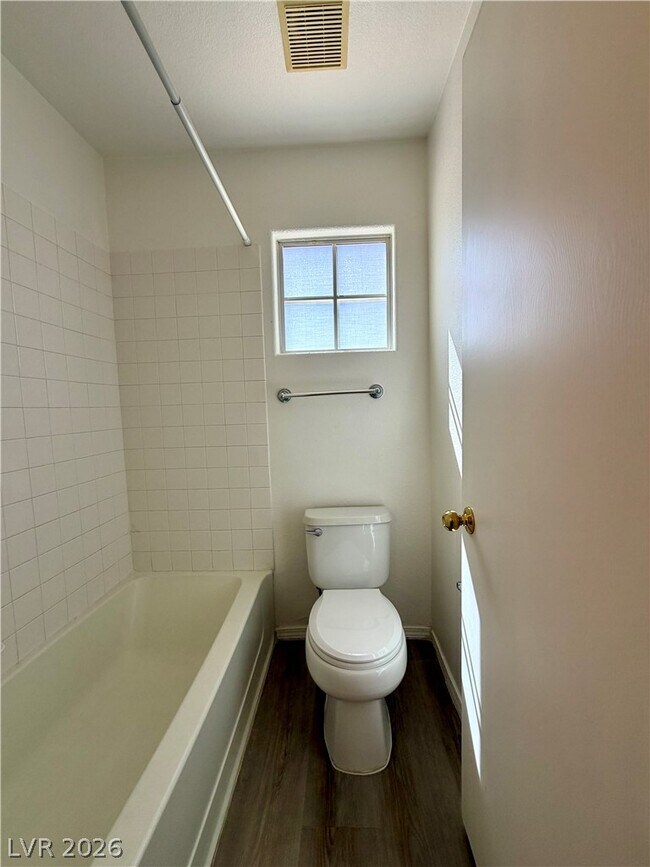 Building Photo - 846 Zinnia Cir