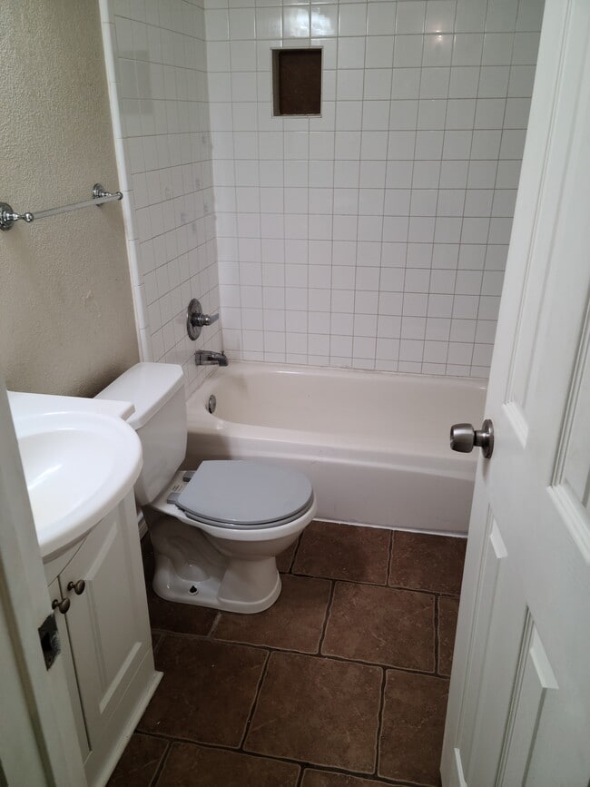 Building Photo - 4101 Flory St