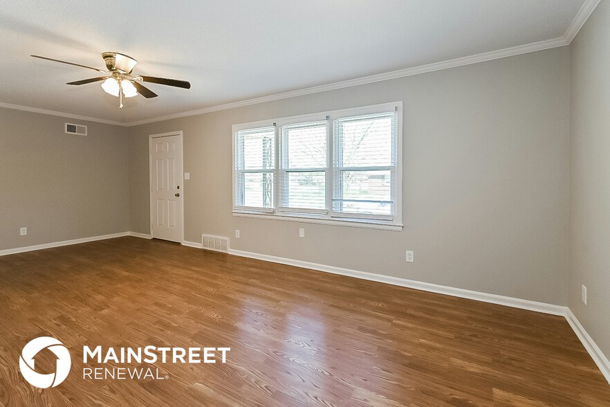 Building Photo - 1695 Myrna Ln