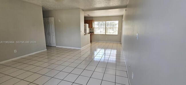 Building Photo - 613 SW Sandbar Terrace