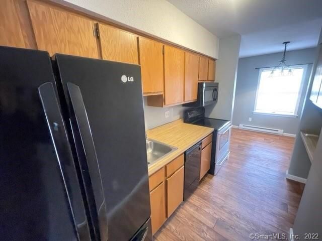 Building Photo - 268 Hartford Turnpike