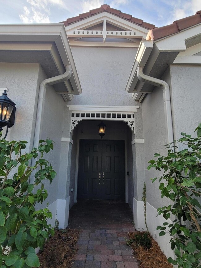 Building Photo - 9335 Plantation Estates Dr