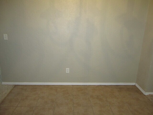 Building Photo - 4029 N Nicklas Ave