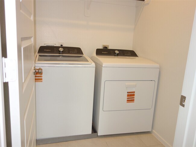 Building Photo - 620 Sand Dollar Dr