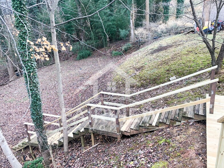 Back Deck - 3520 Demott St