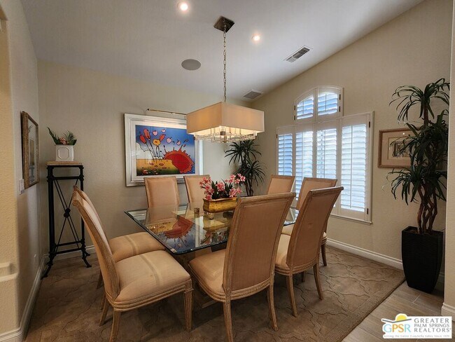 Building Photo - 36660 Palm Ct