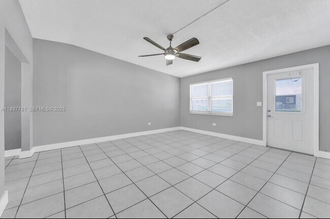 Building Photo - 67 Coral Dr