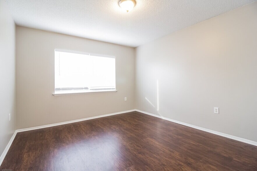 Building Photo - 1849 Meadow Pond Way