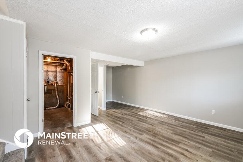 Building Photo - 913 Woodlark Dr