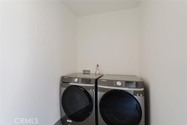 Building Photo - 8119 Shadyglade Ave