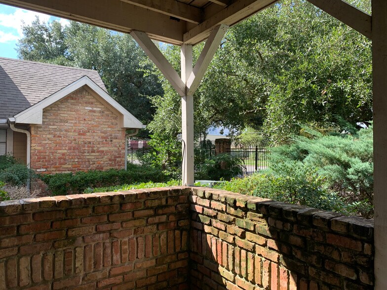 Building Photo - 2300 Old Spanish Trl