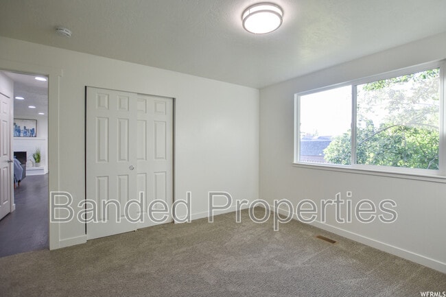 Building Photo - 2088 W 4100 S