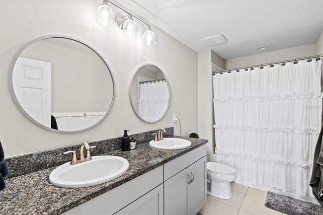 Building Photo - 5709 Silver Sun Dr