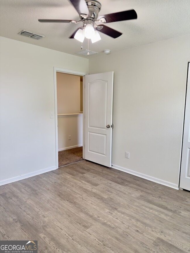 Building Photo - 101 Cedar Breeze Dr