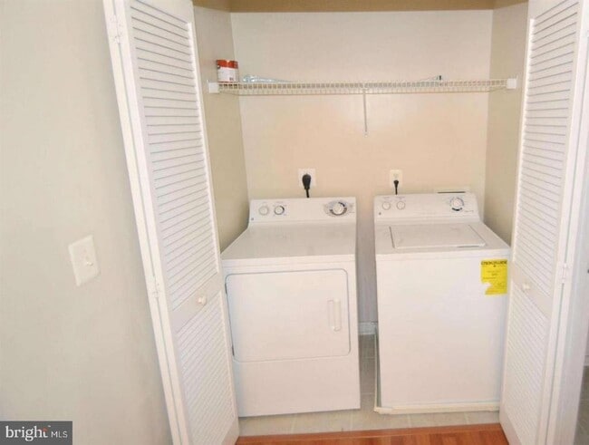 Building Photo - 11329 Aristotle Dr