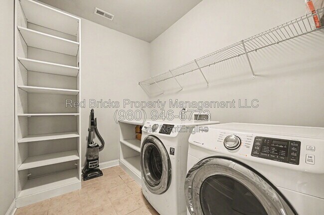 Building Photo - 9659 Camberley Ave NW
