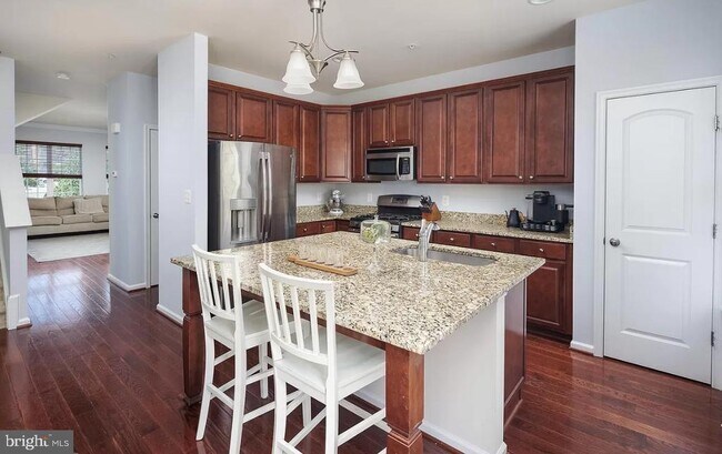 Building Photo - 15393 Rosemont Manor Dr