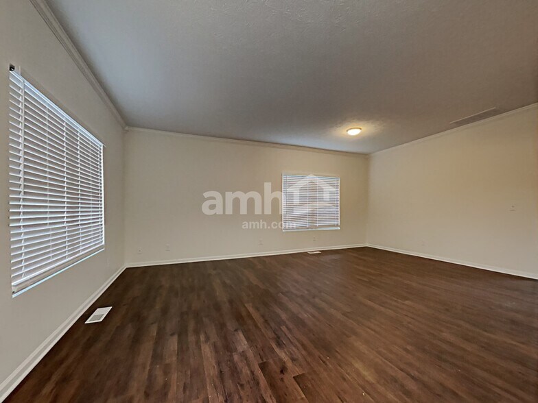 Building Photo - 6581 Daisy Hill Ct