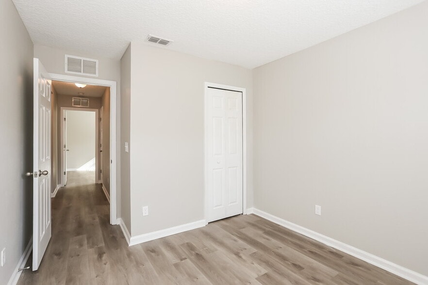 Building Photo - 11755 Alexandra Dr