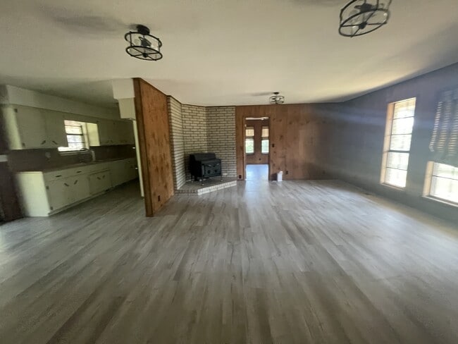Building Photo - 1401 Folsom Blvd