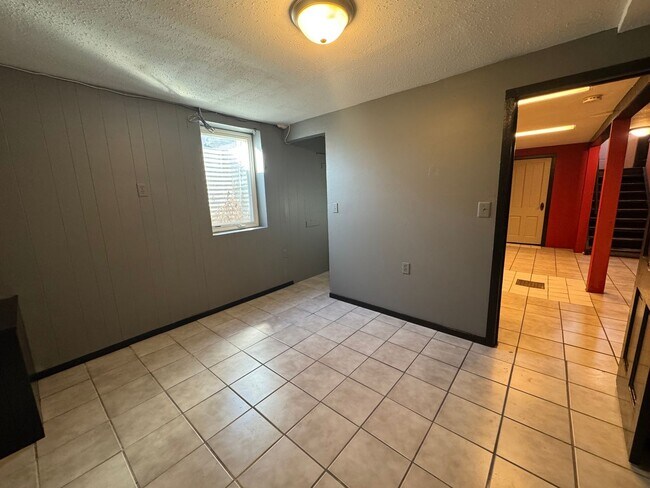 Building Photo - Huge 4 bedroom House with large garage