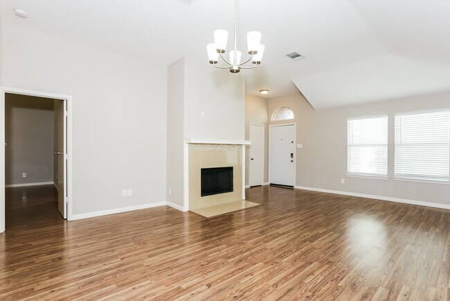 Building Photo - 327 Tioga Dr