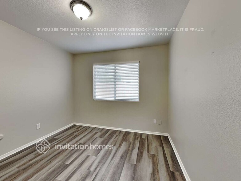 Building Photo - 8010 W Frank Ave
