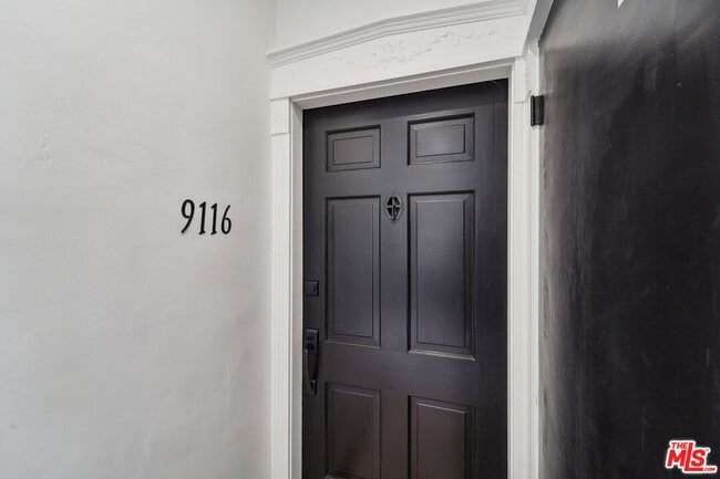 Building Photo - 9116 W 3rd St