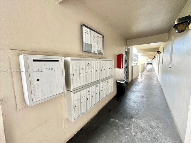 Building Photo - 7900 Fairview Dr