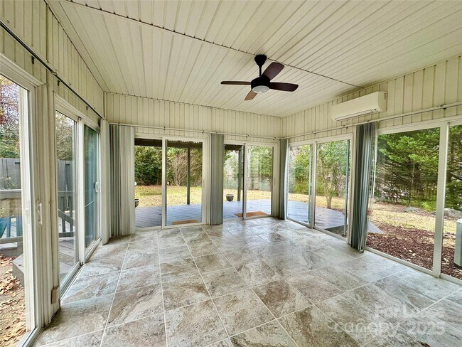 Building Photo - 126 Lake Davidson Cir