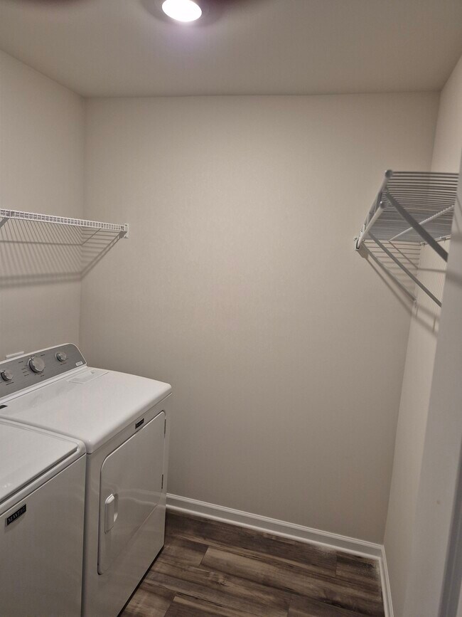 Building Photo - 304 Detroit Ln