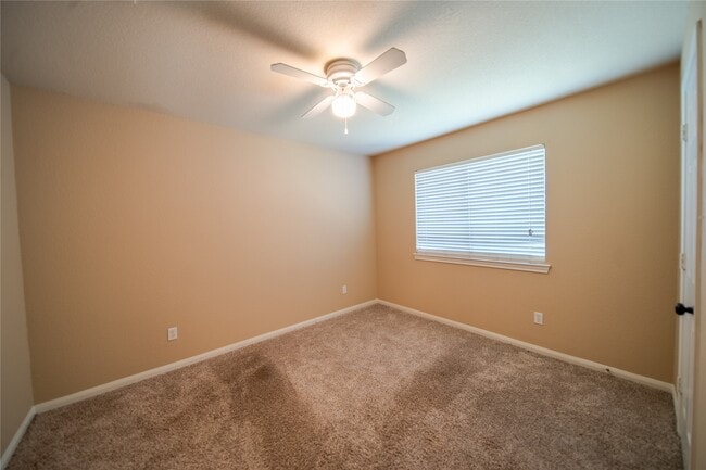 Building Photo - 10723 Scenic Dr