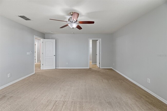 Building Photo - 6041 Town Center Blvd