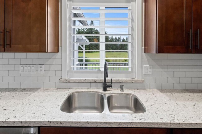 Building Photo - Luxury Yelm Estate on ¾ Acre with Custom Outdoor Living, Loft, A/C & Designer Kitchen!