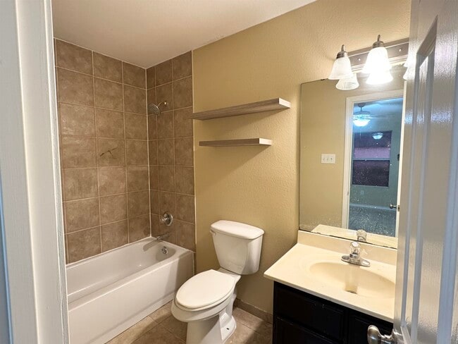 Building Photo - 321 Ocean Dr