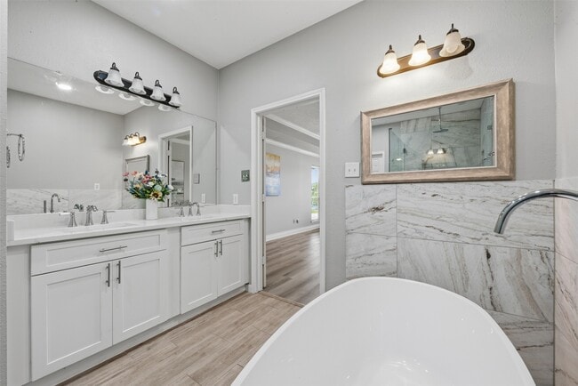 Building Photo - 6426 Portuguese Bend Dr