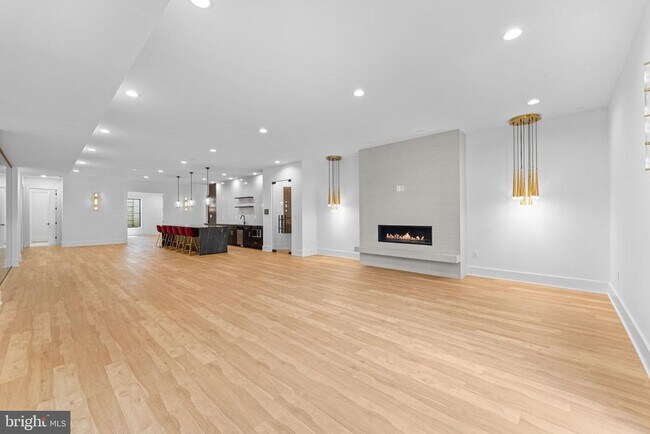 Building Photo - 608 Walker Rd