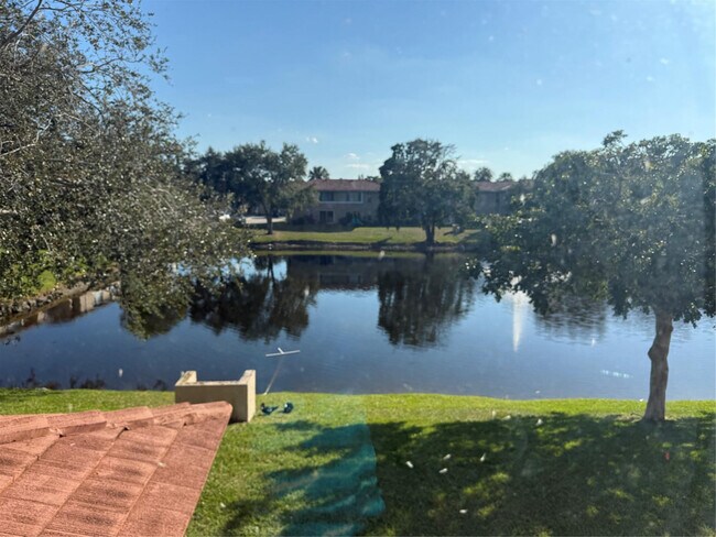 Building Photo - 9930 Twin Lakes Dr