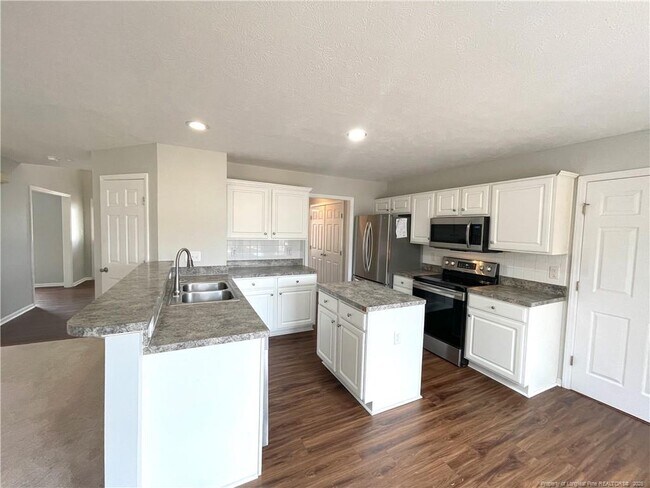 Building Photo - 120 Advance Dr