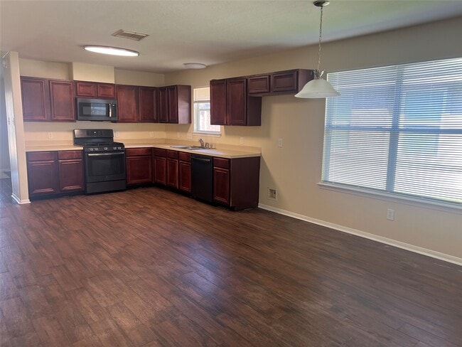 Building Photo - 8570 Chaletford Dr