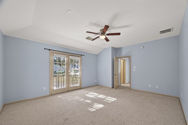 Building Photo - 313 Hogan St