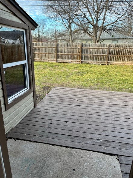 Building Photo - 1801 Duncan Ave